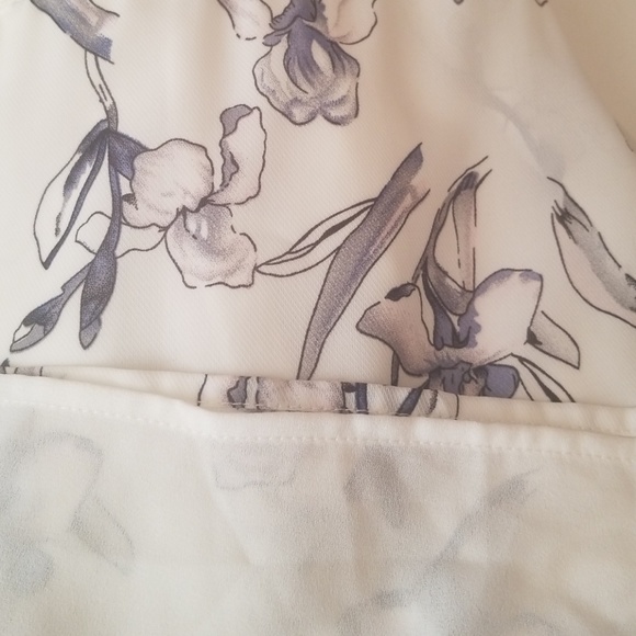 Lucca Coulture Beautiful Chiffon Vneck Lined Maxi - Picture 8 of 8